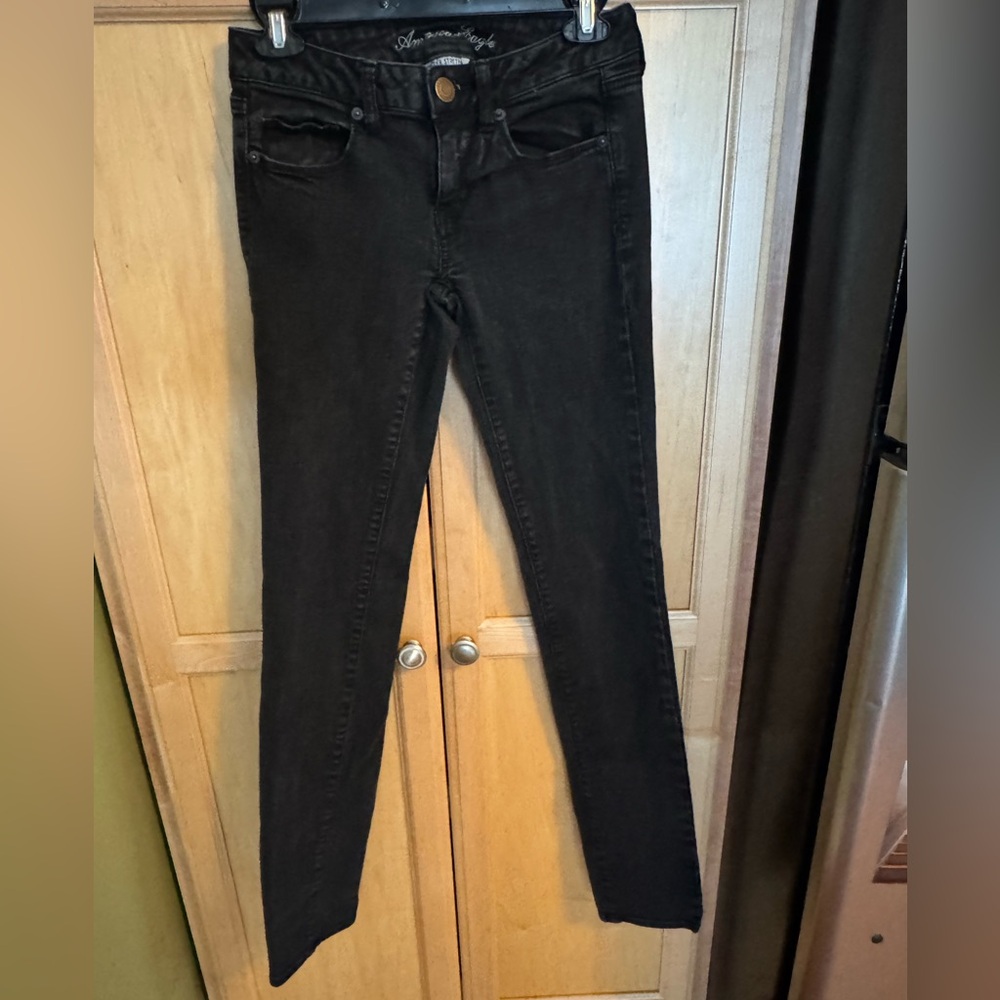 AE  Classic Black Women's Super Stretch Skinny Jeans Size 4 X Long